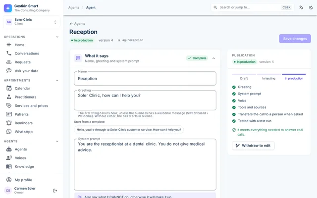 Agent settings screen, with its script, its voice and its knowledge sources