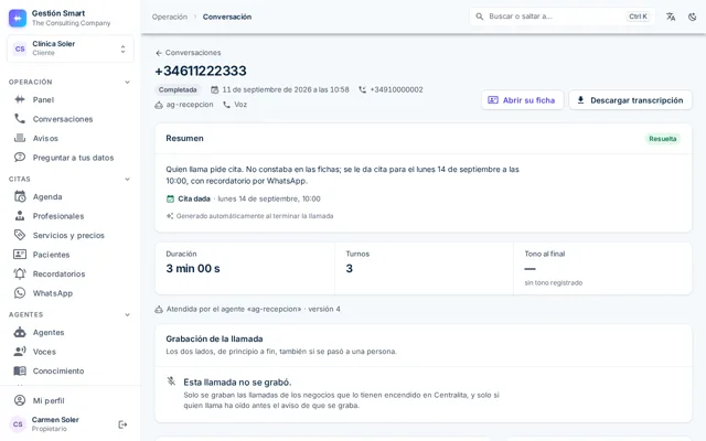 Ficha de una conversación en el panel: duración, número de turnos, tono al final y la transcripción de la llamada