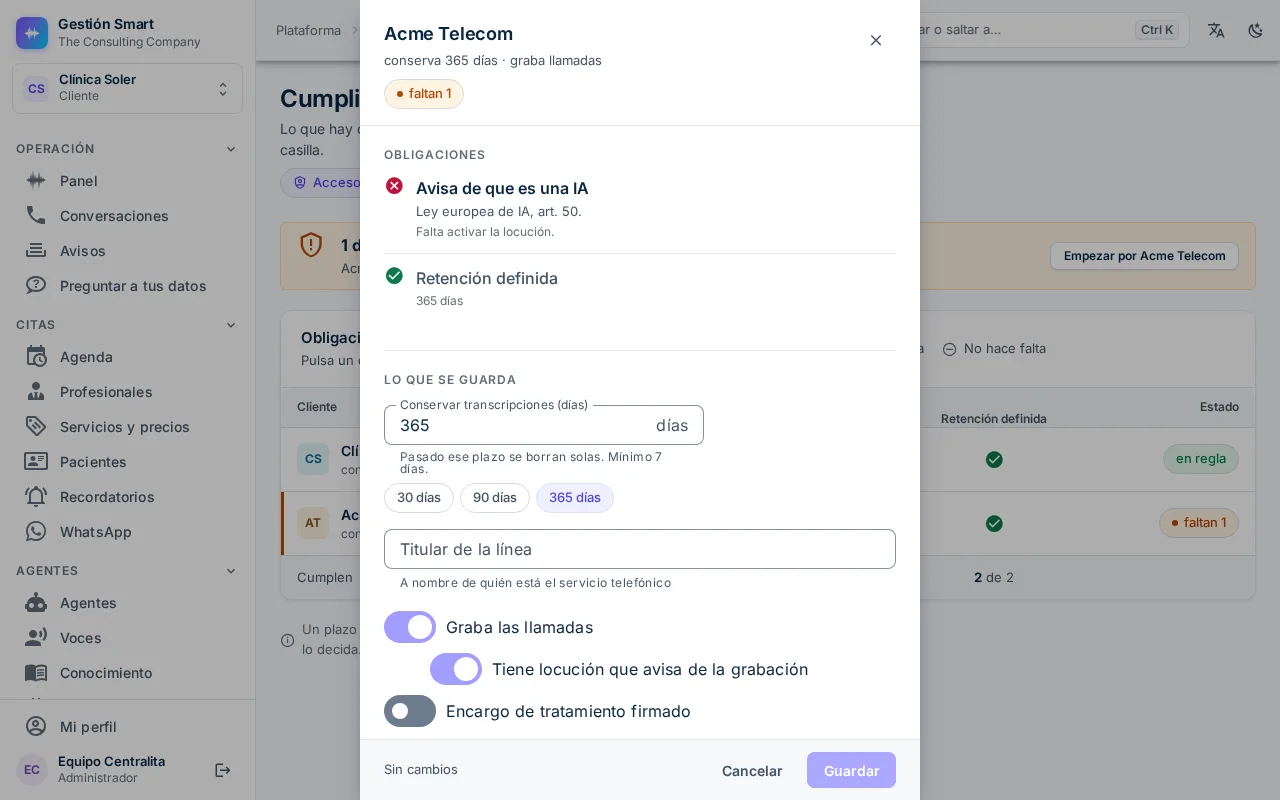 Pantalla de cumplimiento del panel: el aviso de IA marcado como obligatorio, el plazo de conservación en 365 días y los interruptores de grabación y encargo de tratamiento.